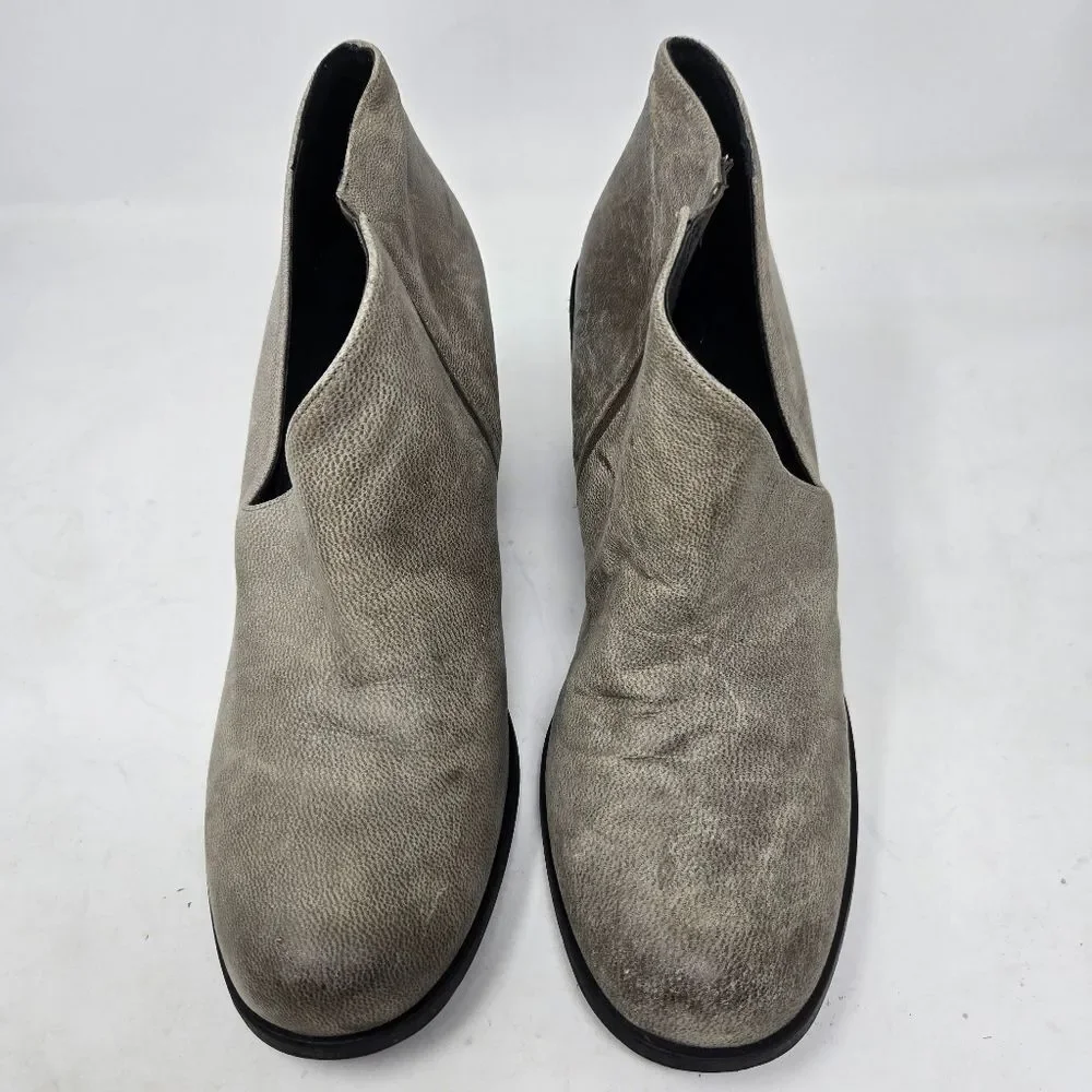 FREE PEOPLE Terrah Grey Leather‎ Cut Out Pull On Ankle Booties Boots Size 39 | 9